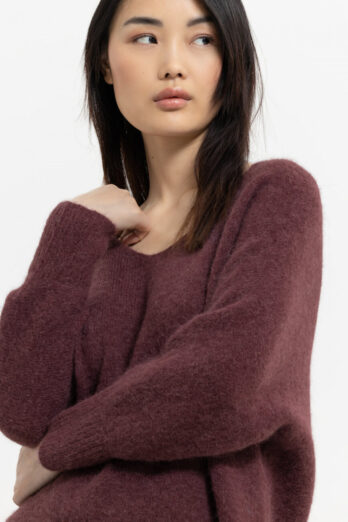 sweter-luisa-cerano-bordowy dekolt szpic bufiaste rękawy lekki ściągacz butik bydgoszcz
