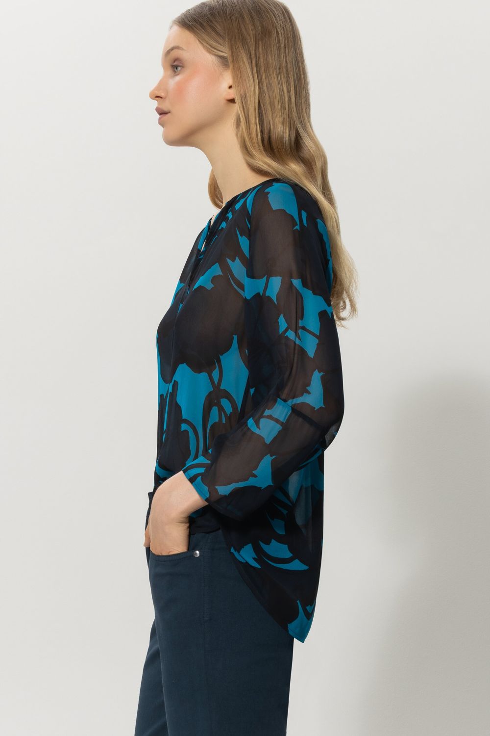 bluzka-luisa-cerano-kwiatowy wzór lekko przeźroczysta elegancka modowa